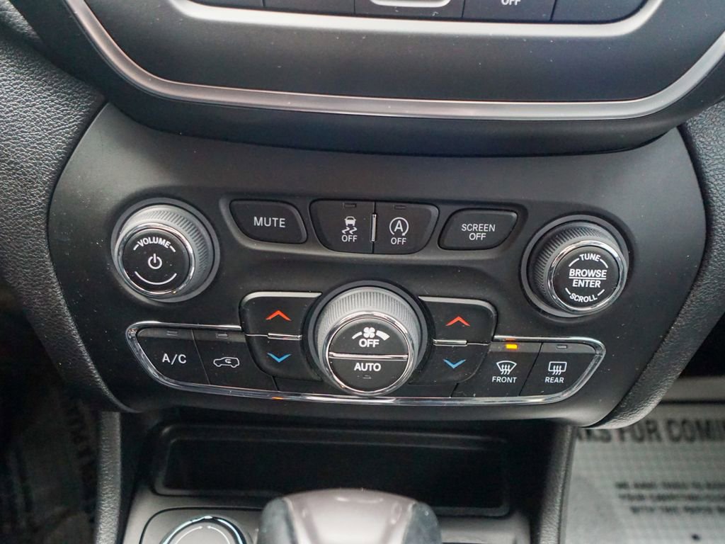 Used 2023 Jeep Cherokee Altitude Lux w/ Lux Elite Package image 29