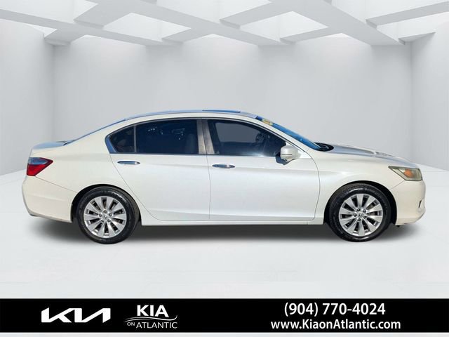 Used 2013 Honda Accord EX image 2