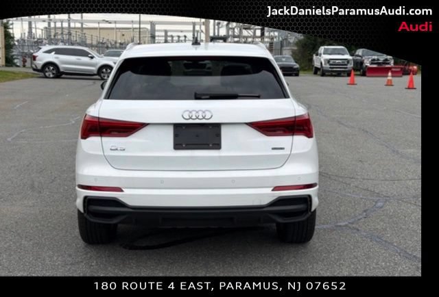 Used 2024 Audi Q3 2.0T Premium w/ Convenience Package AWD/4WD image 5