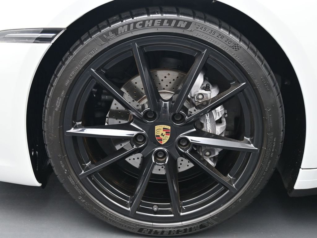Certified 2022 Porsche 911 Carrera image 9