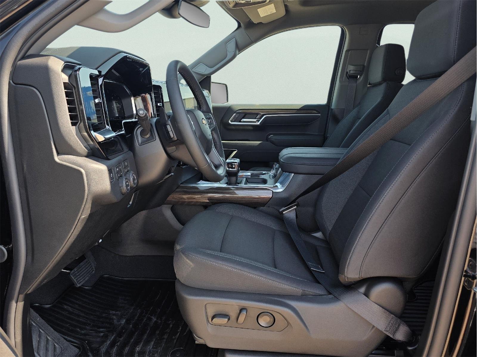 New 2026 Chevrolet Silverado 1500 LT w/ Z71 Off-Road Package AWD/4WD image 17
