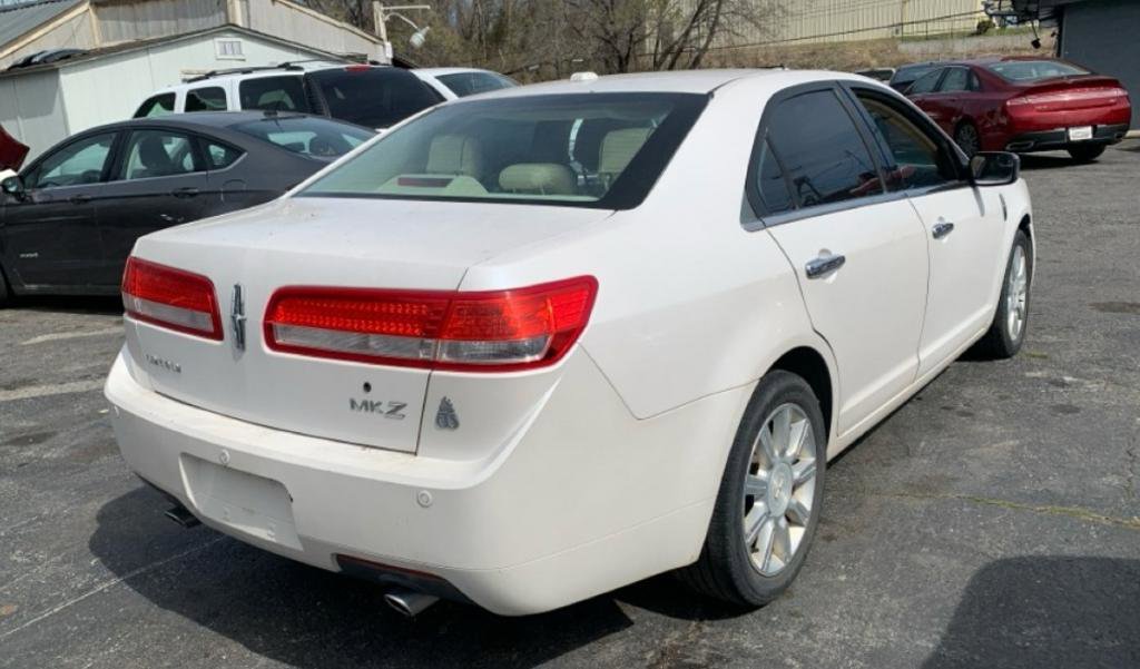 Used 2012 Lincoln MKZ FWD image 7