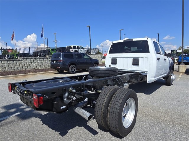 New 2026 RAM 5500 Tradesman w/ Chrome Appearance Group image 3