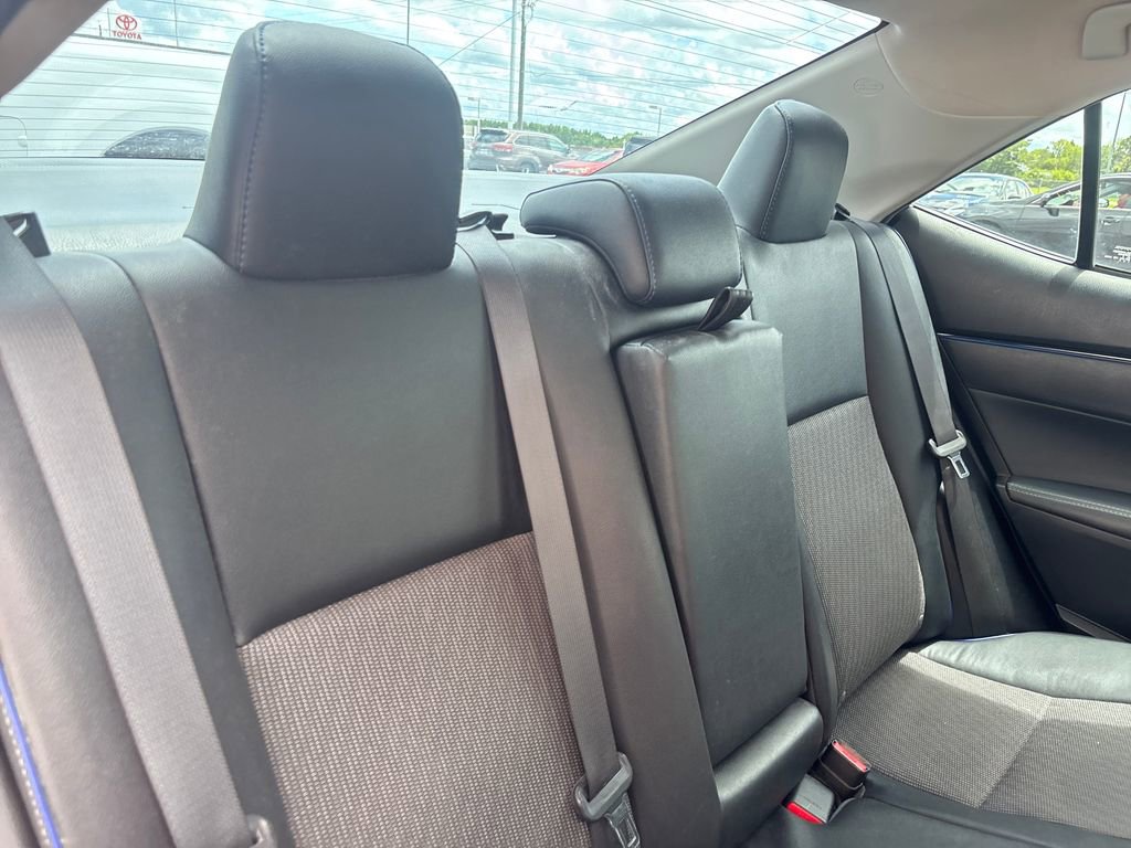 Used 2018 Toyota Corolla SE FWD image 25
