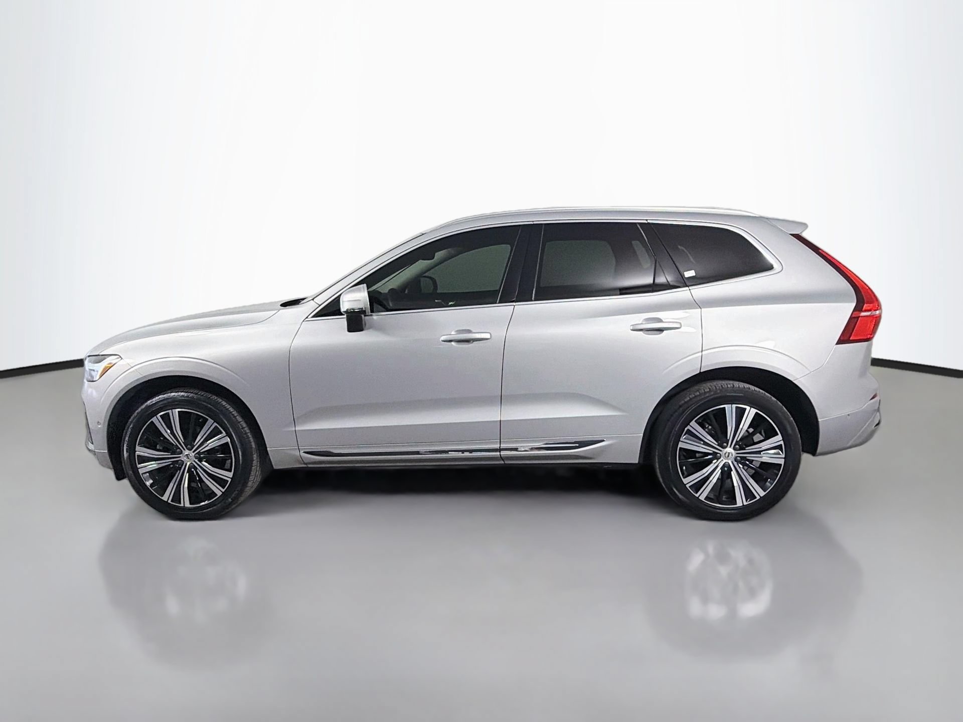 Certified 2023 Volvo XC60 B5 Plus w/ Protection Package Premier FWD image 9