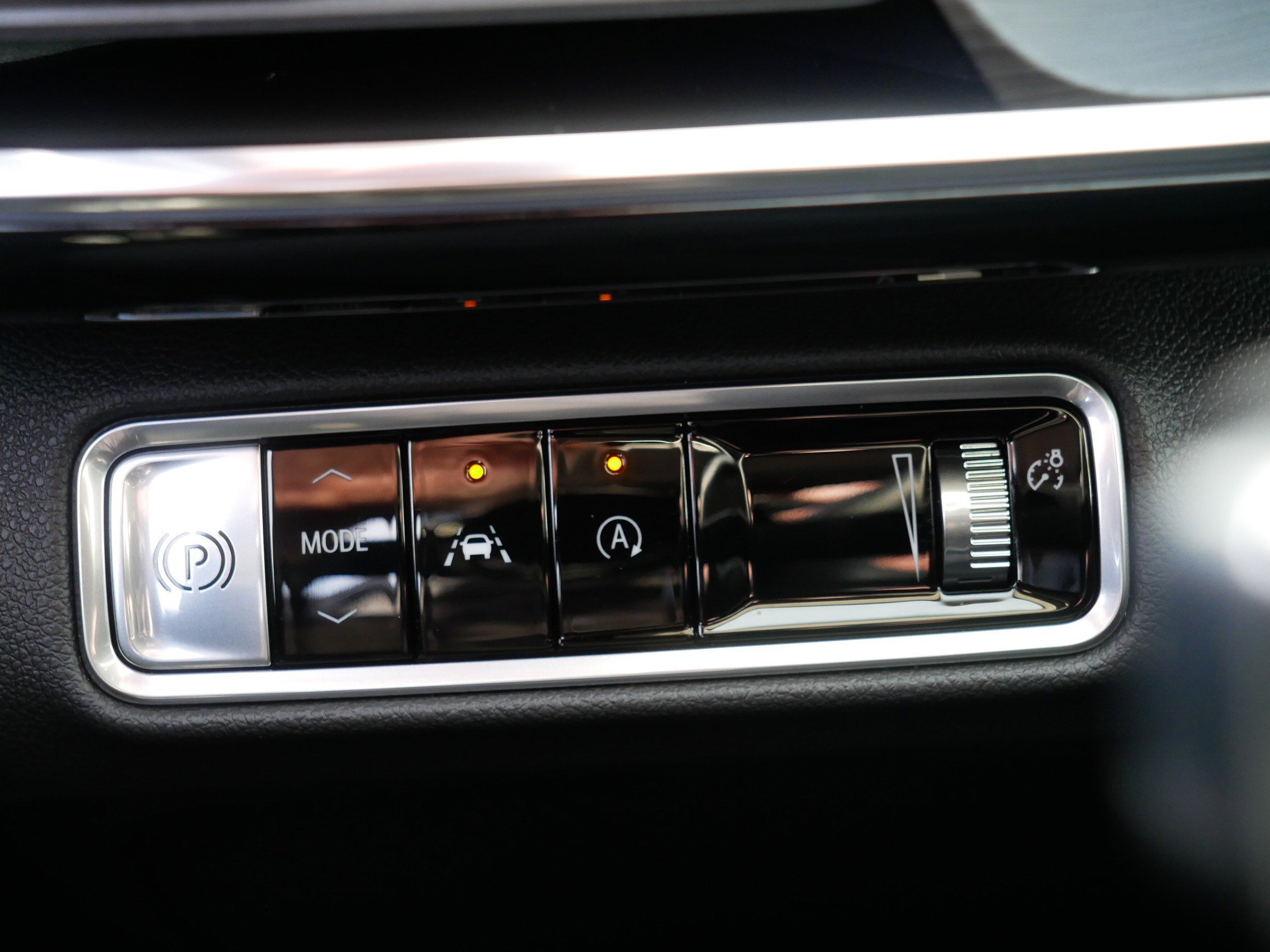 Certified 2025 Buick Envision Preferred image 26