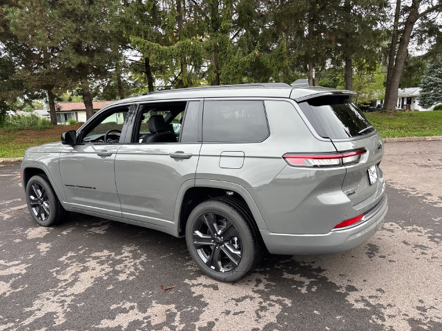 New 2027 Jeep Grand Cherokee L Limited AWD/4WD image 4