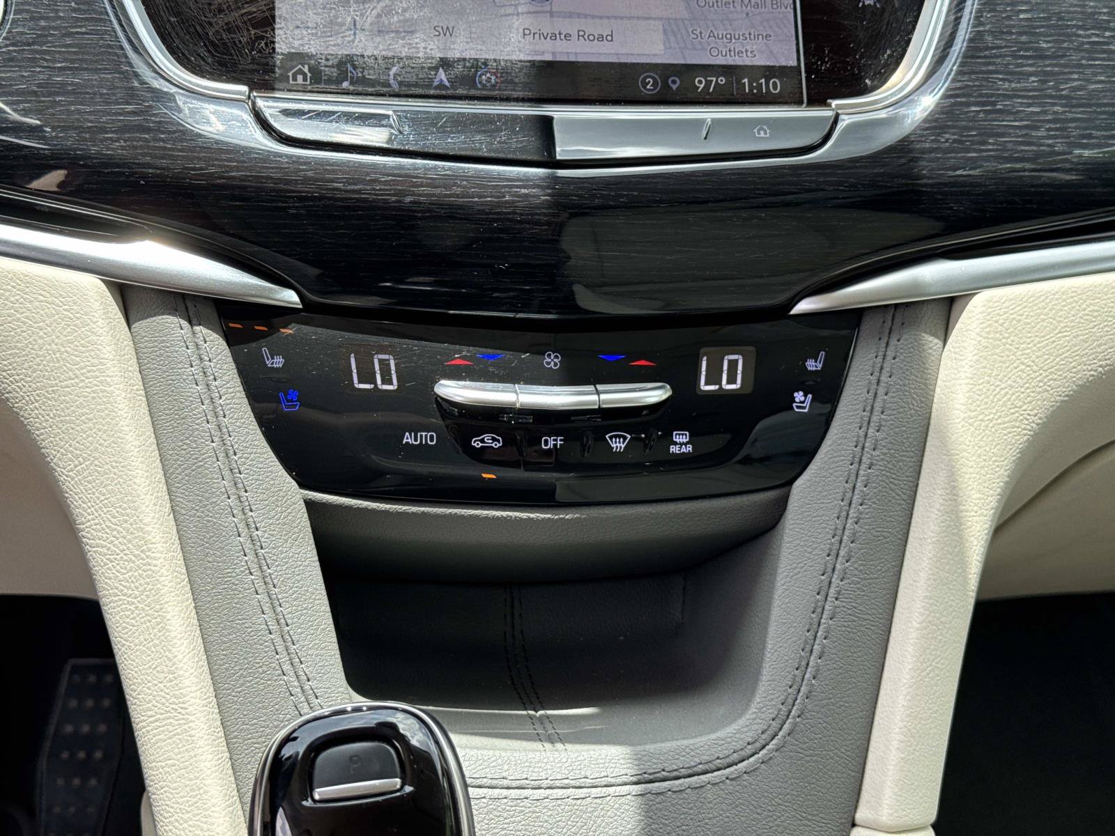 Used 2024 Cadillac XT6 Premium Luxury FWD image 22
