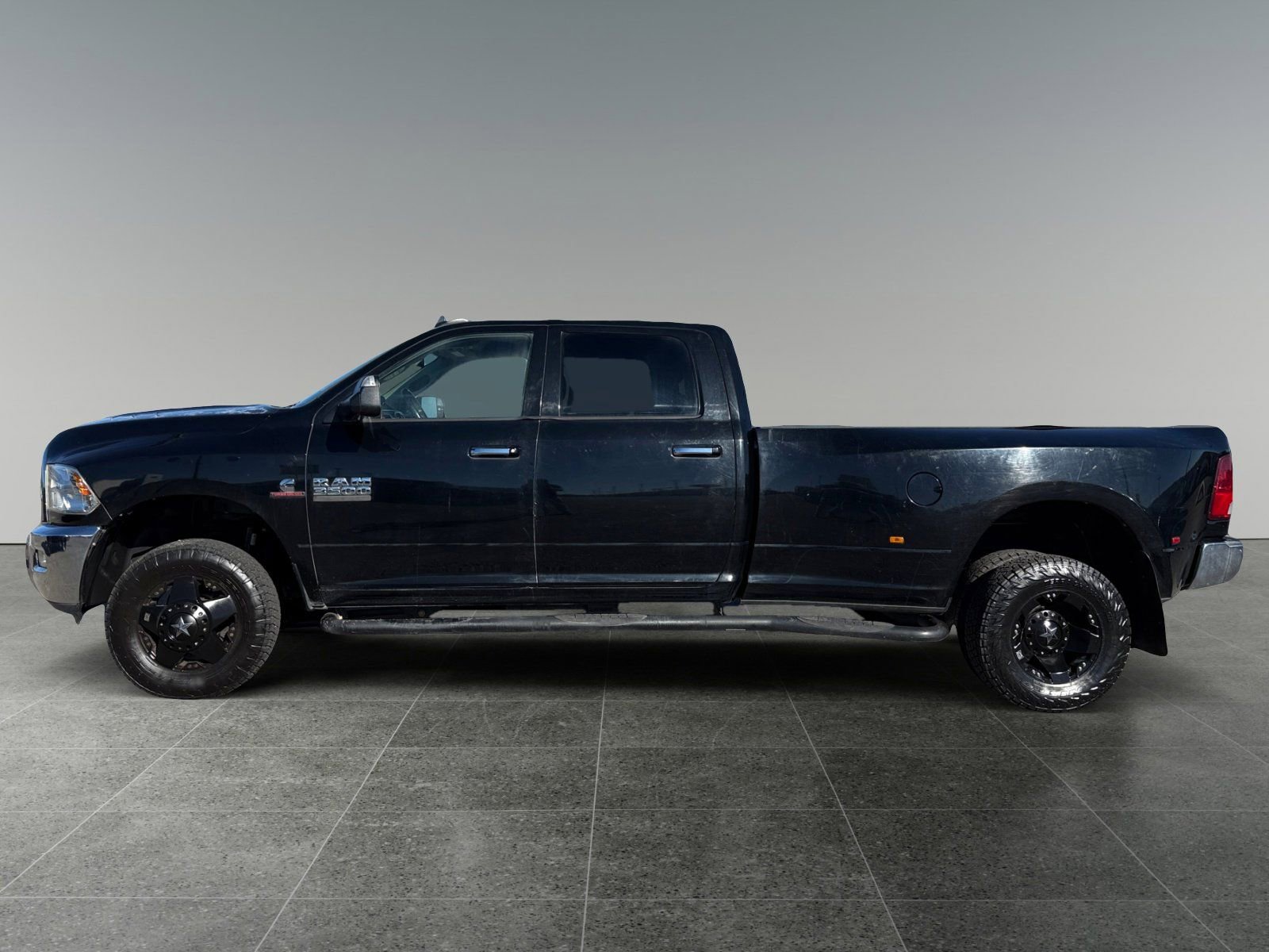 Used 2015 RAM 3500 Lone Star image 2