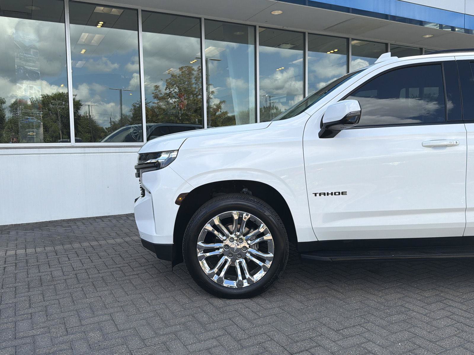 Used 2022 Chevrolet Tahoe RST w/ Luxury Package AWD/4WD image 9