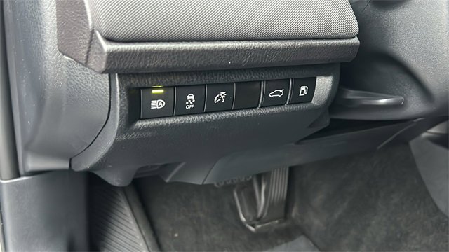 Used 2025 Toyota Camry LE image 14