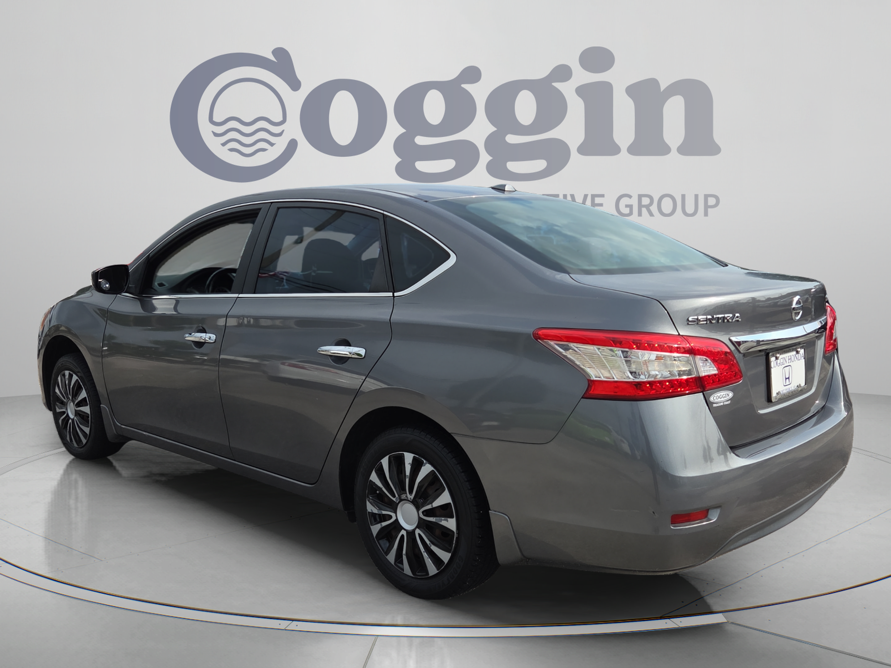 Used 2015 Nissan Sentra SV FWD image 3