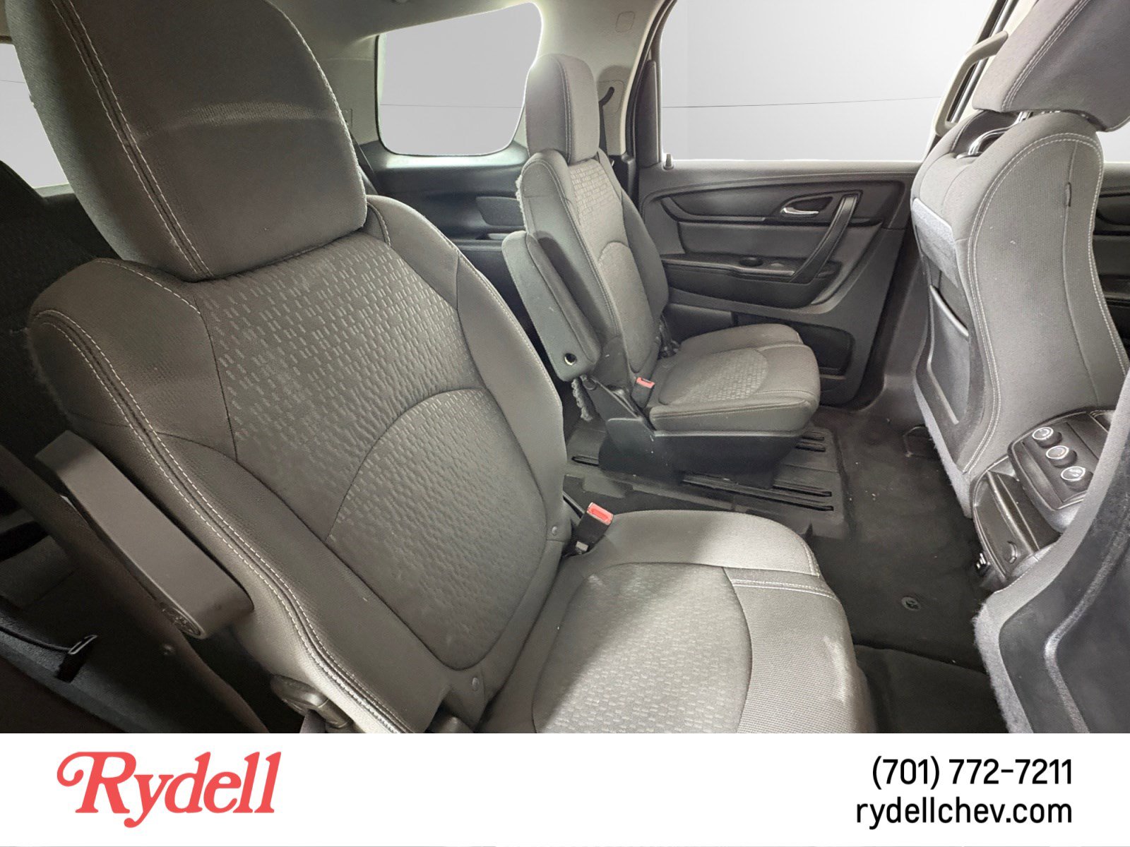 Used 2016 GMC Acadia SLE image 18