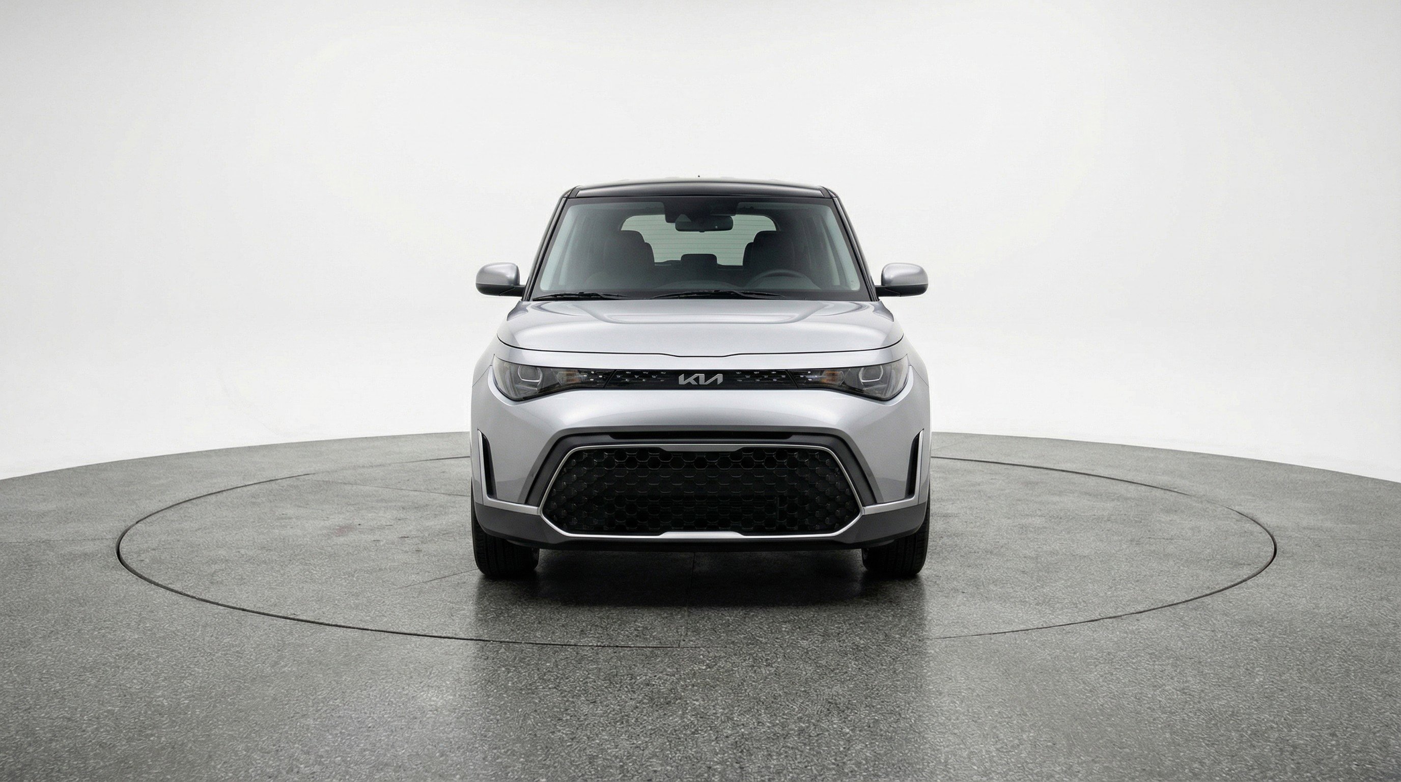 Used 2025 Kia Soul FWD image 2