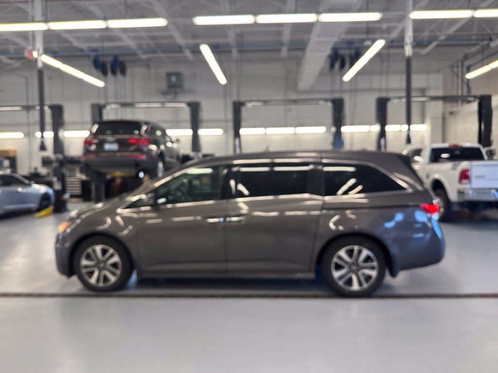Used 2016 Honda Odyssey Touring Elite image 8