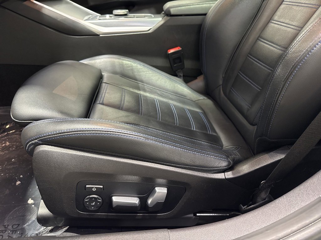 Used 2023 BMW 330e xDrive w/ M Sport Package image 12