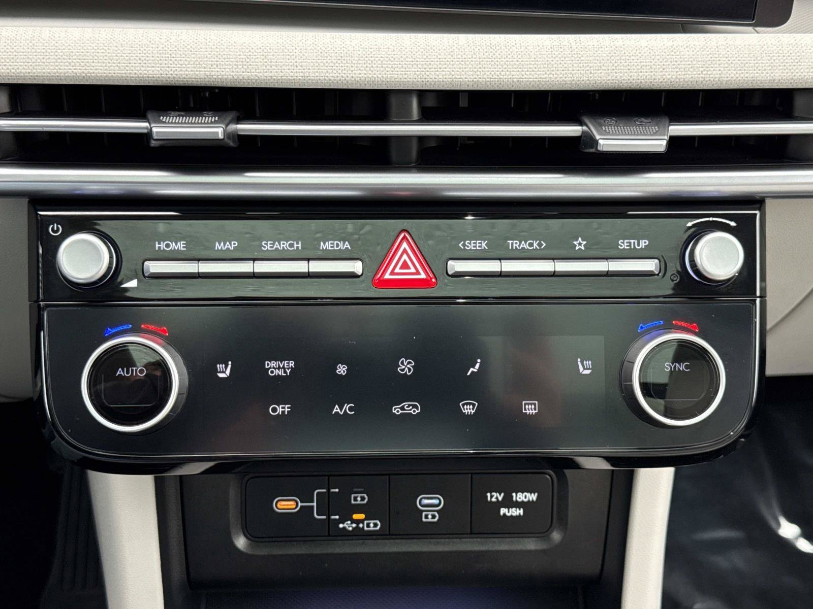 Certified 2025 Hyundai Tucson SEL AWD/4WD image 7