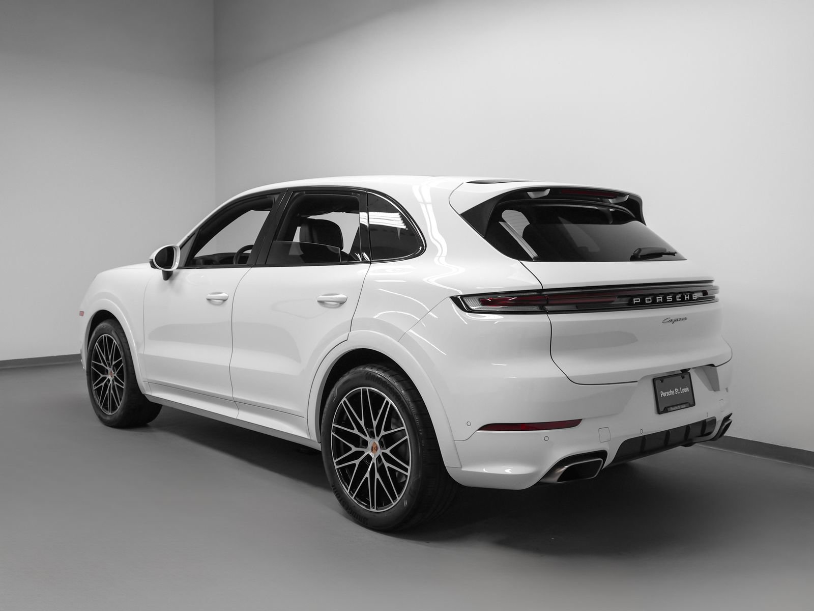 Certified 2026 Porsche Cayenne AWD/4WD image 3