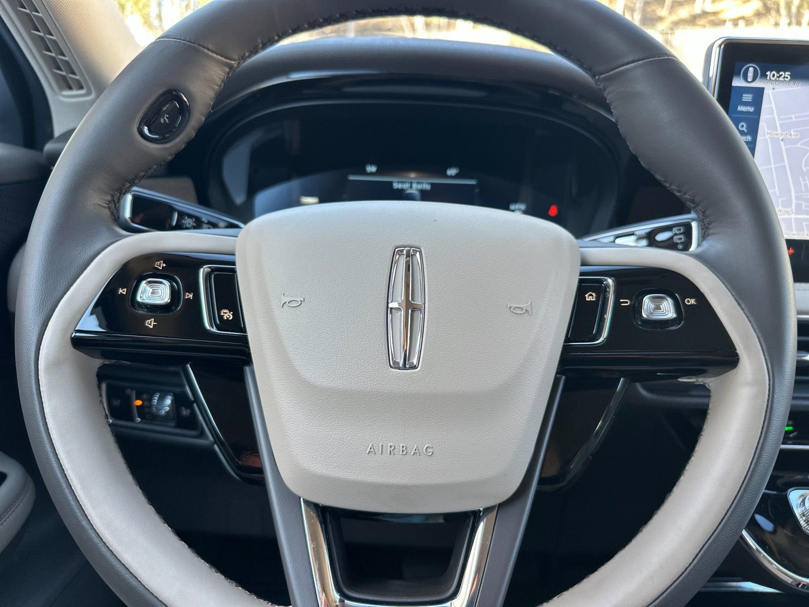 Used 2023 Lincoln Corsair Reserve image 27