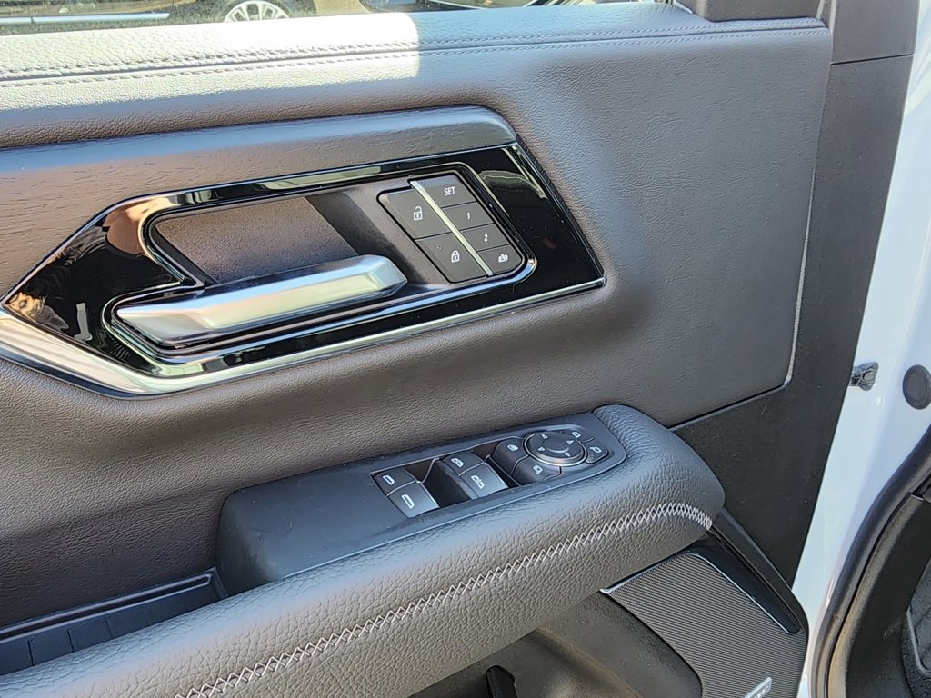 New 2026 GMC Yukon XL Denali w/ Sun & Power Step Package image 13