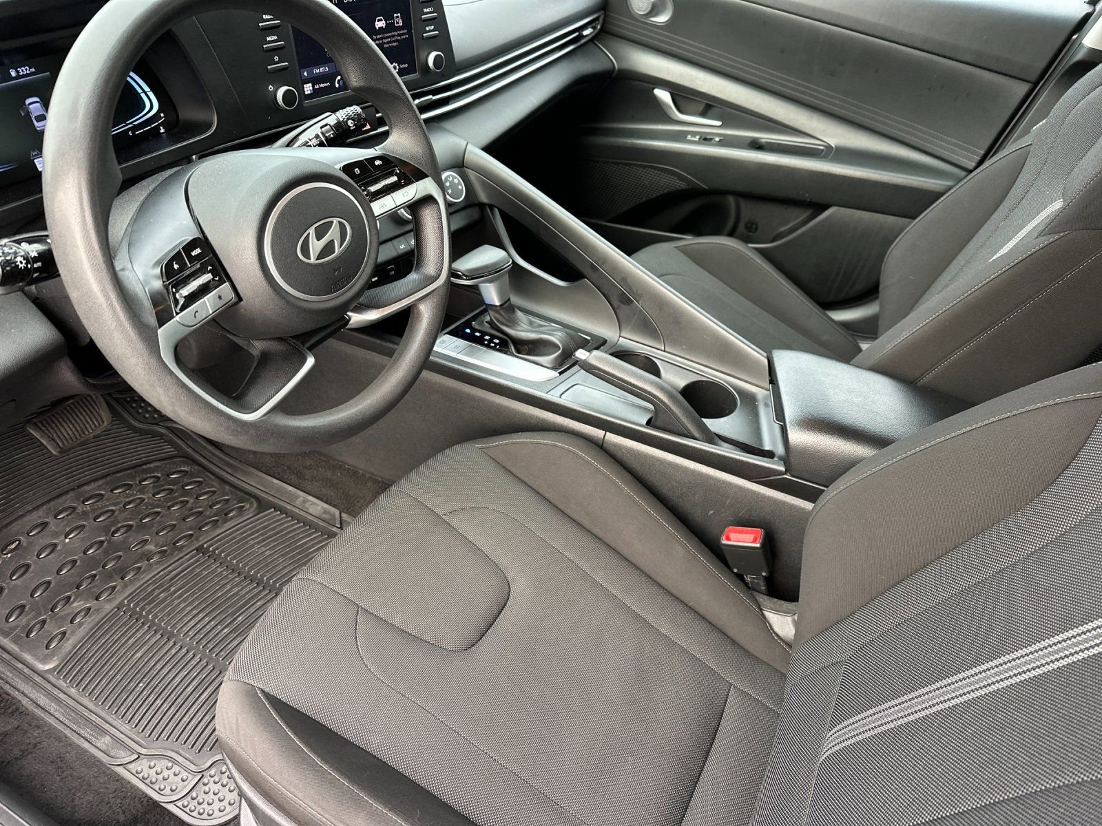 Used 2024 Hyundai Elantra SE image 9