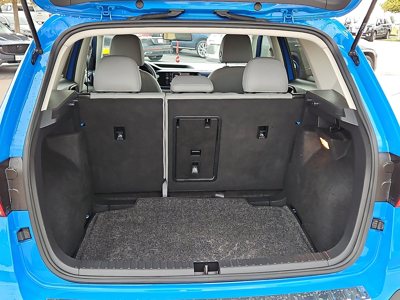 Certified 2022 Volkswagen Taos SE image 6