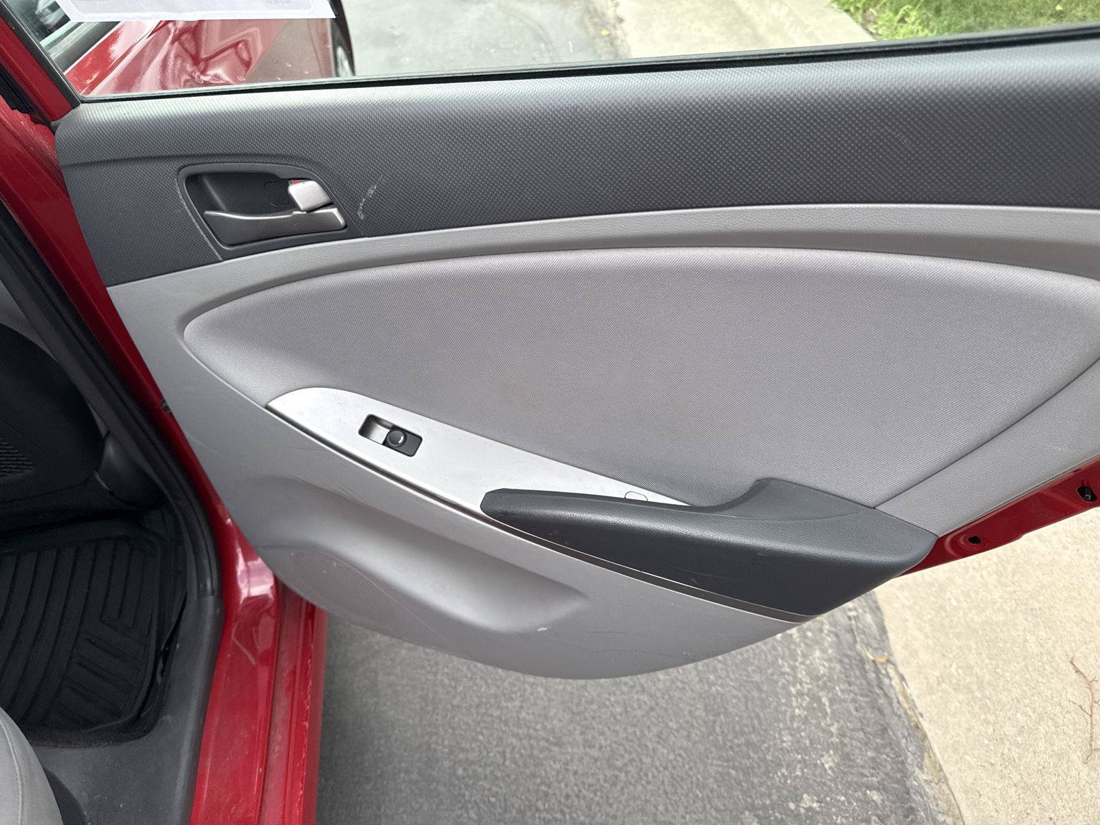 Used 2017 Hyundai Accent SE FWD image 14