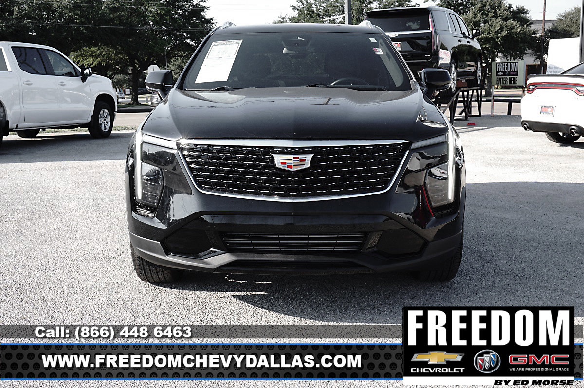 Certified 2025 Cadillac XT4 Premium Luxury image 2