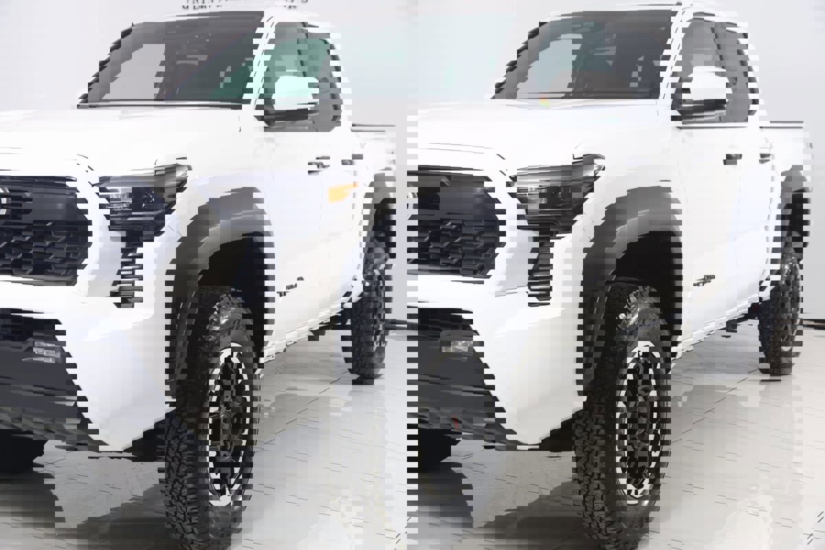 Used 2024 Toyota Tacoma TRD Off-Road image 49