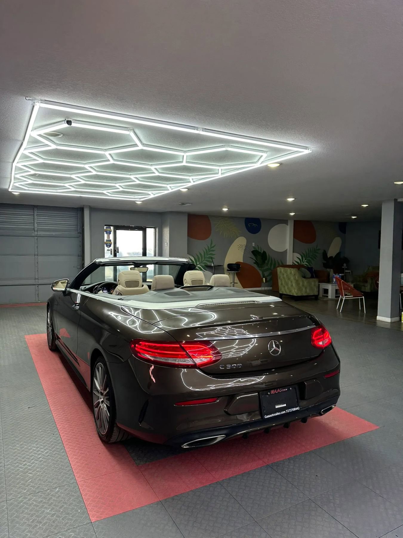 Used 2018 Mercedes-Benz C 300 Cabriolet image 4