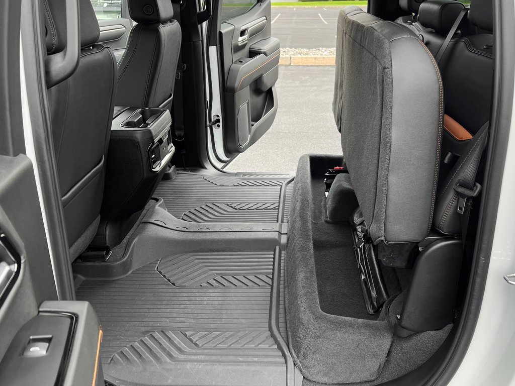Used 2024 GMC Sierra 1500 AT4 w/ Technology Package image 19
