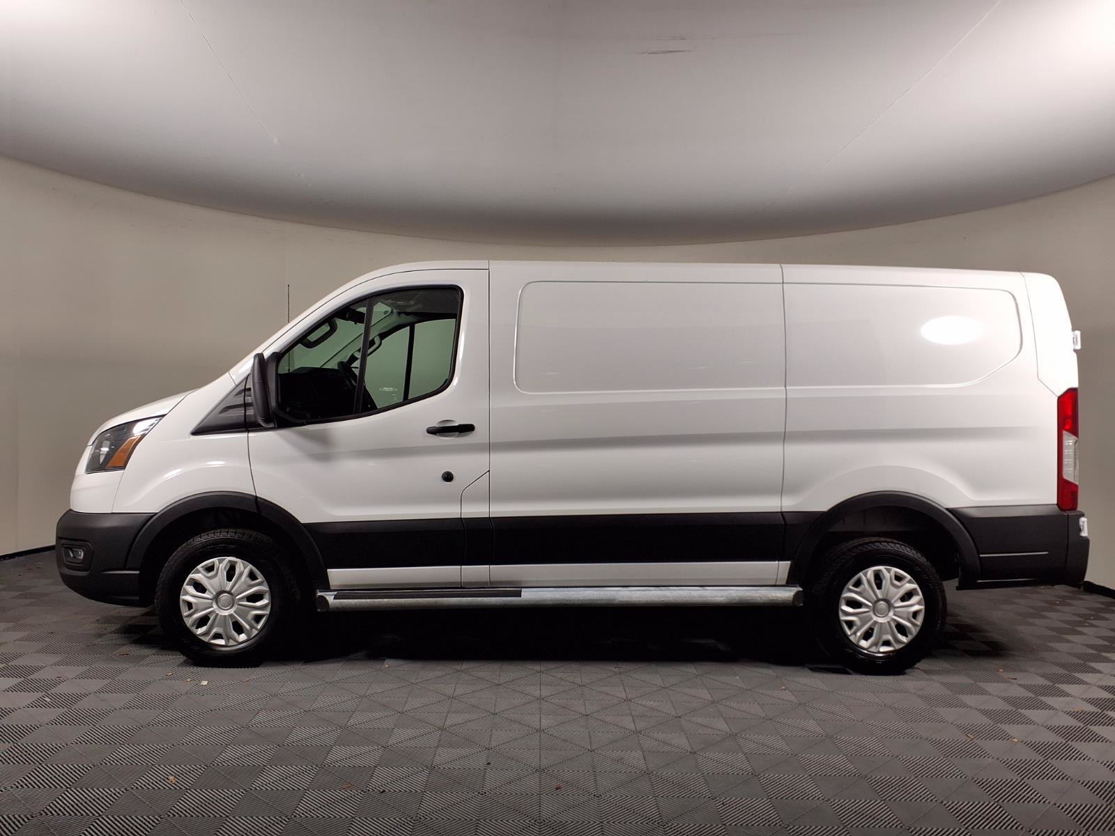 Used 2025 Ford Transit 250 Low Roof w/ Exterior Upgrade Package RWD image 4