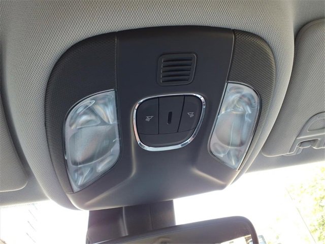 Used 2022 Jeep Compass Limited image 25