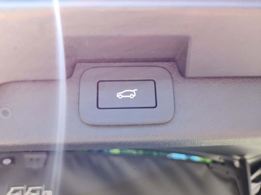 New 2025 Land Rover Discovery Dynamic SE image 14