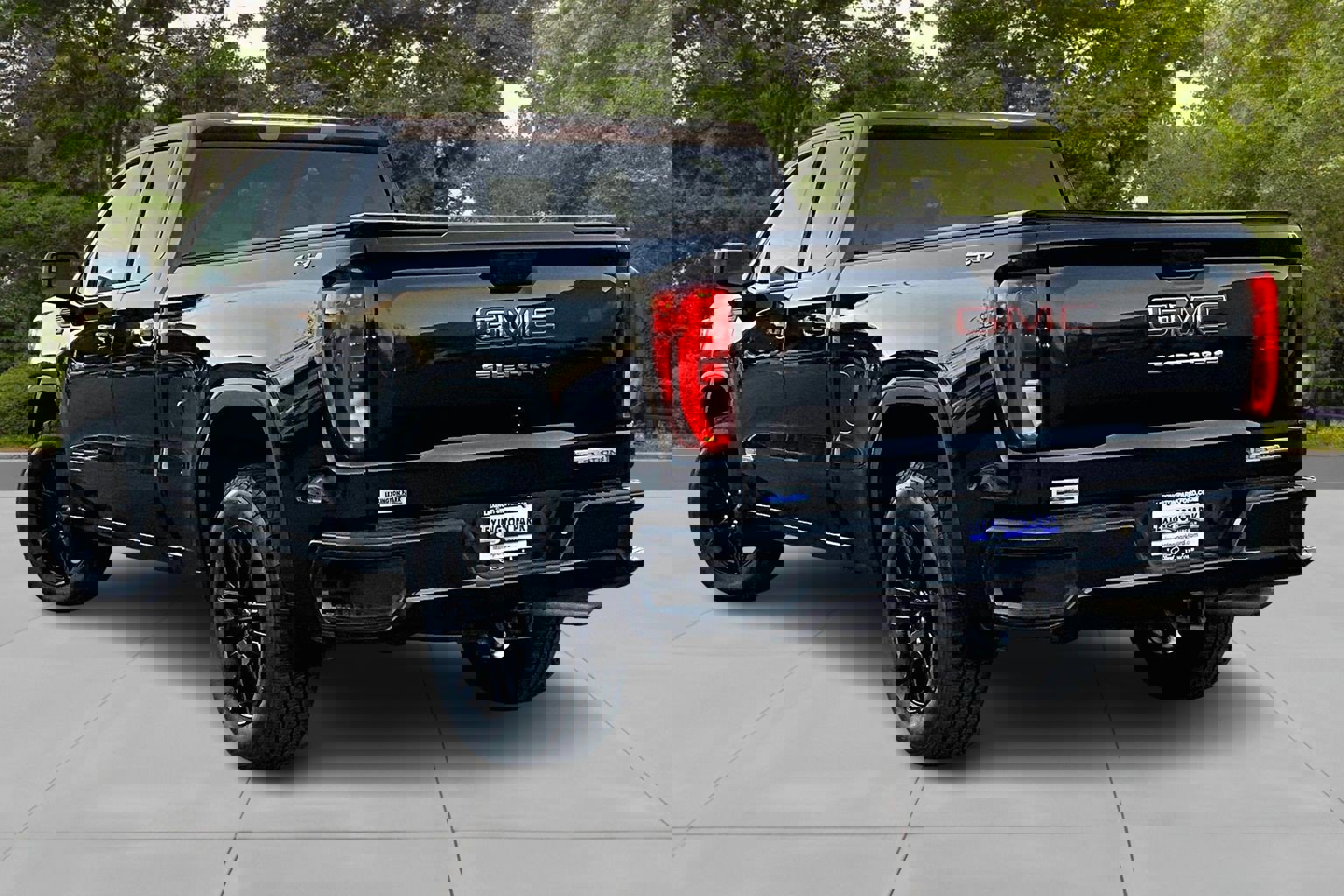 Used 2020 GMC Sierra 1500 Elevation w/ Elevation Value Package image 4