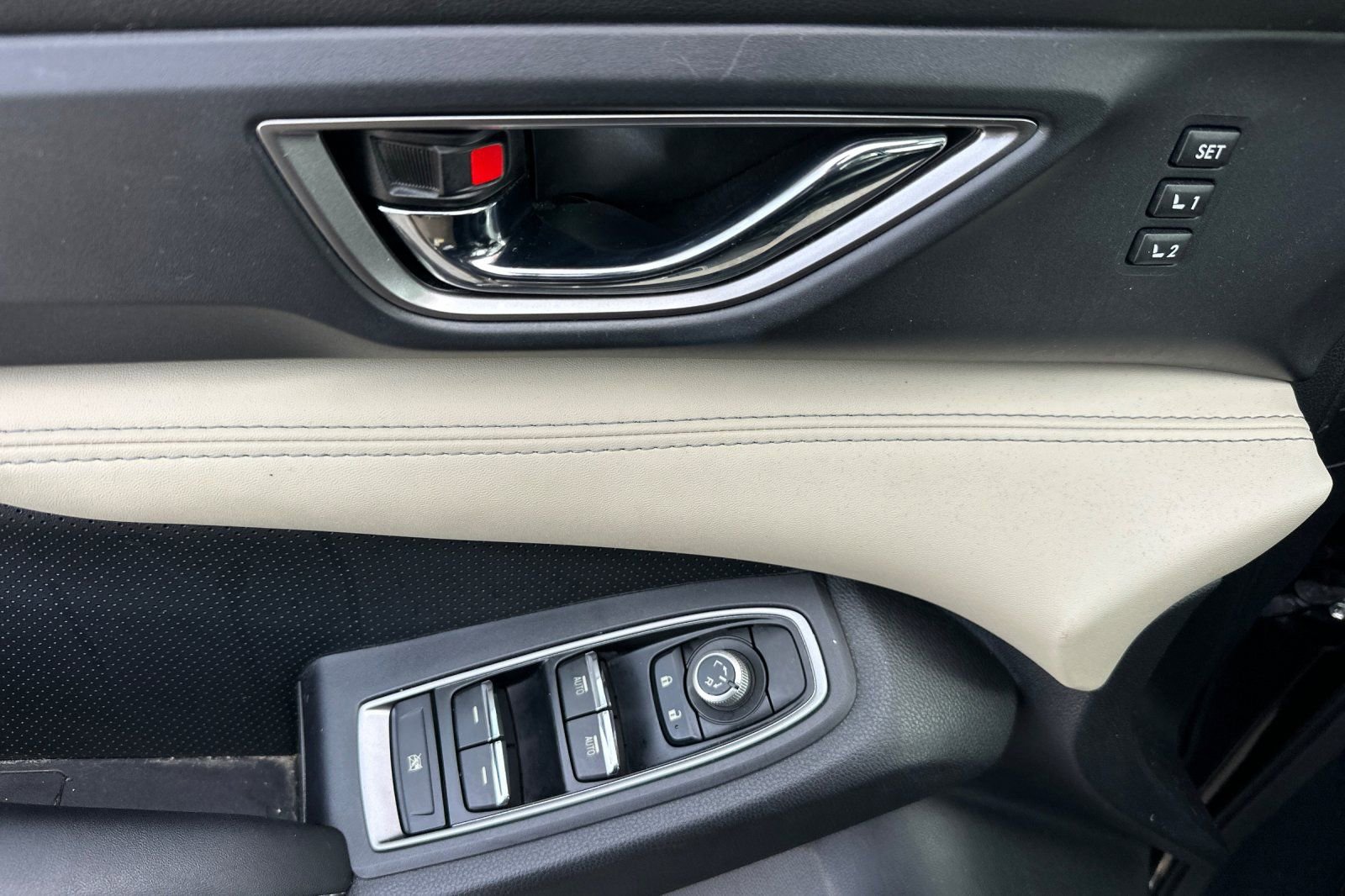 Used 2019 Subaru Ascent Limited w/ Popular Package #3 image 10