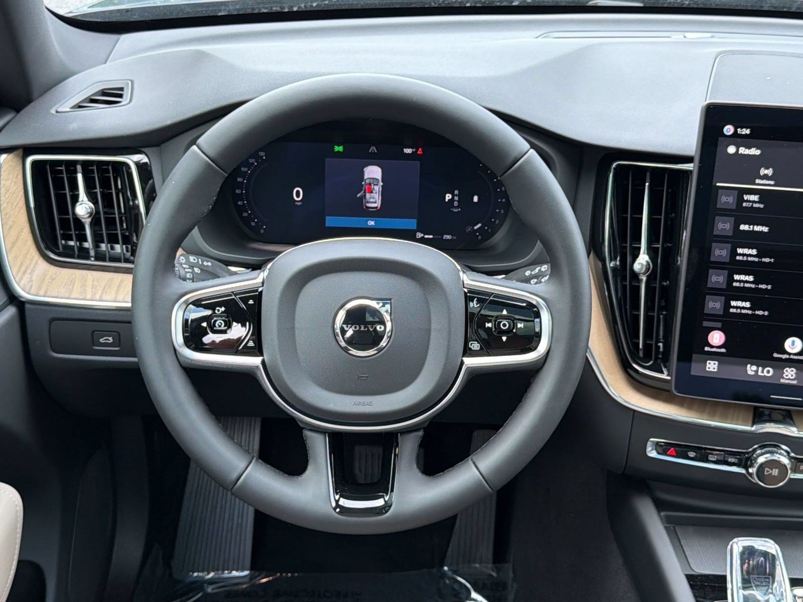 New 2026 Volvo XC60 B5 Plus w/ Protection Package Premier AWD/4WD image 11