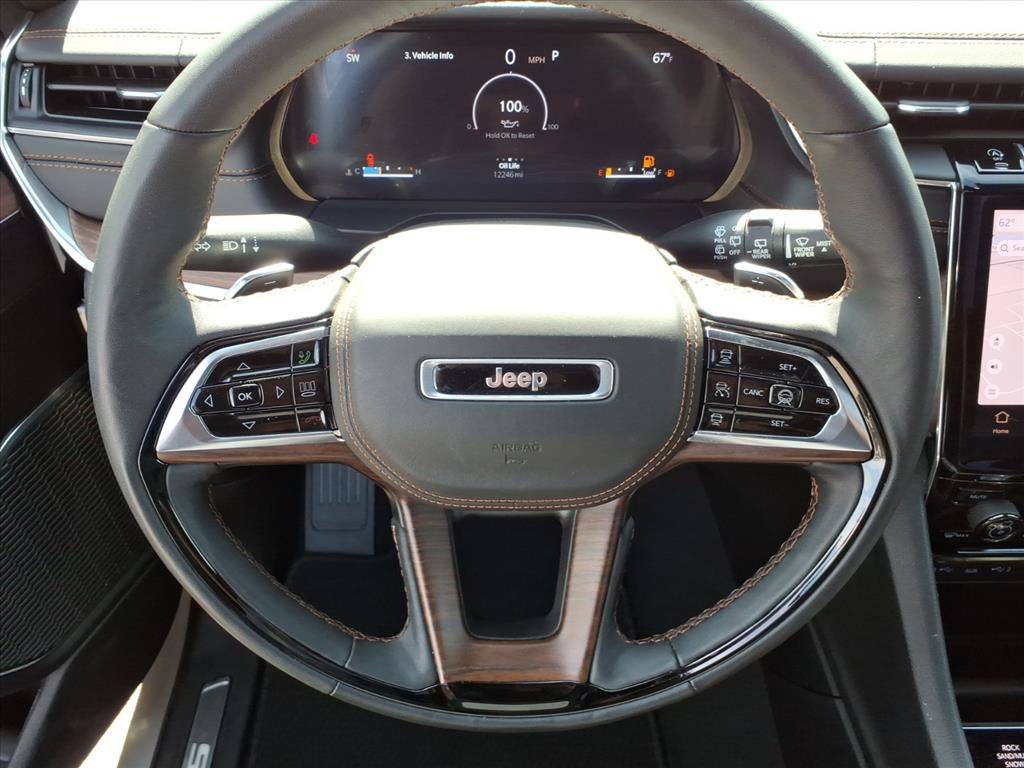 Used 2025 Jeep Grand Cherokee Summit AWD/4WD image 13