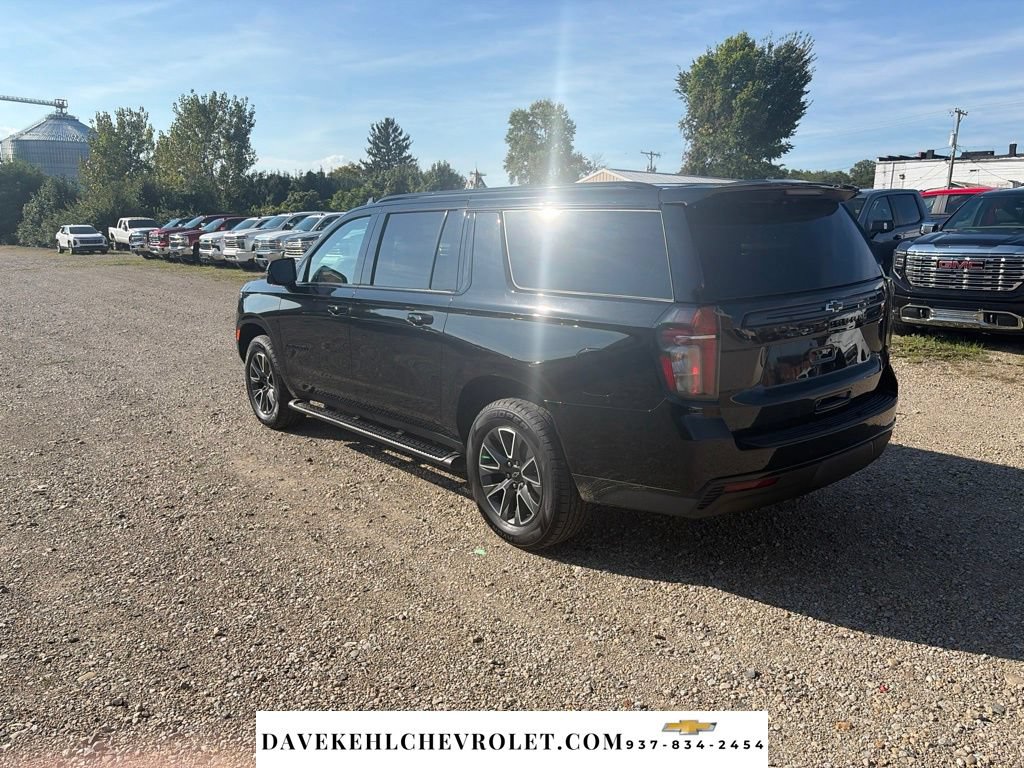 Used 2024 Chevrolet Suburban Z71 w/ Luxury Package AWD/4WD image 4