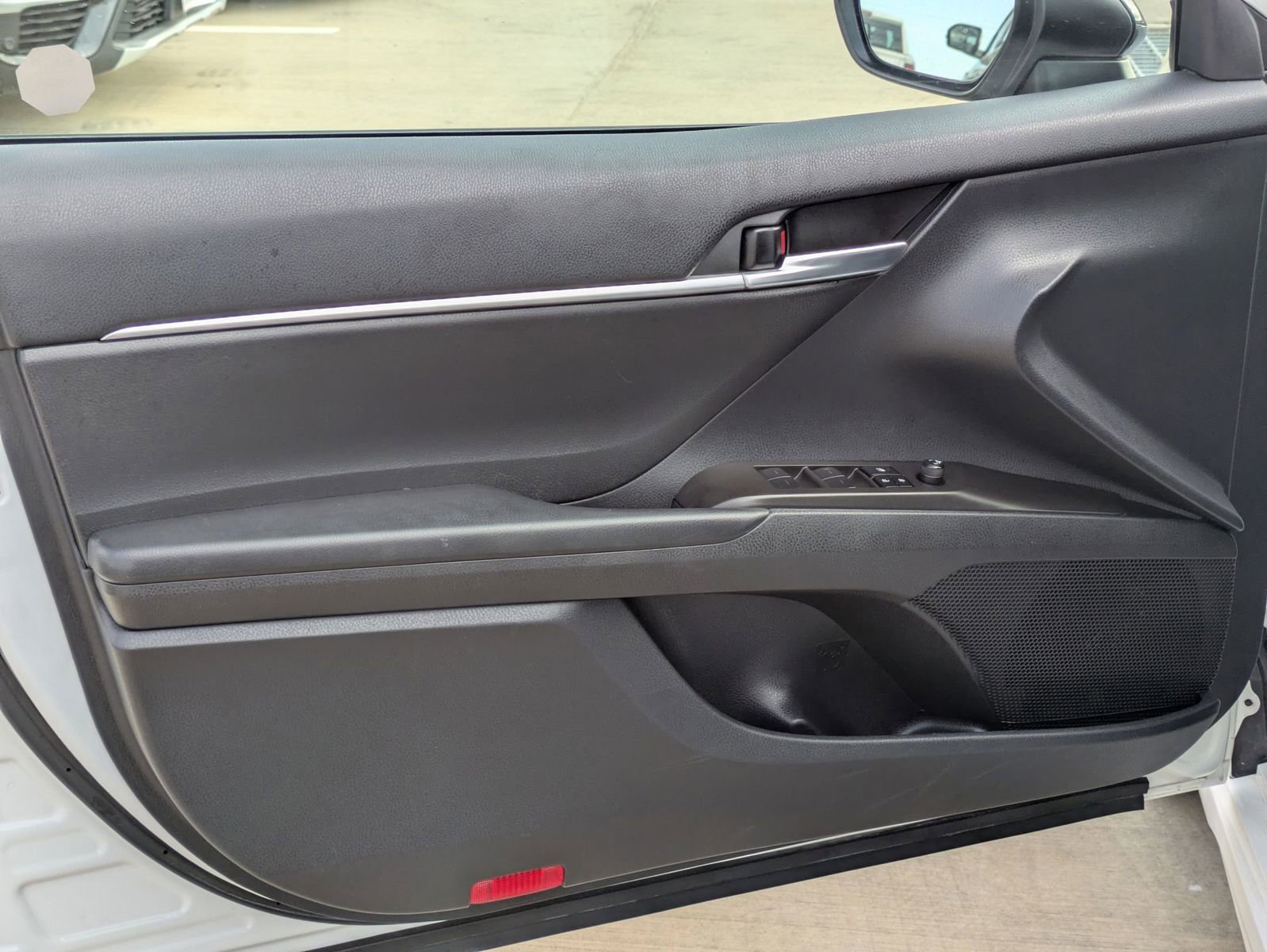 Used 2023 Toyota Camry SE image 11