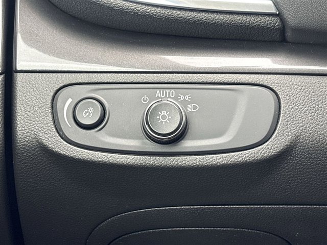 Used 2019 Buick Encore Preferred FWD image 17
