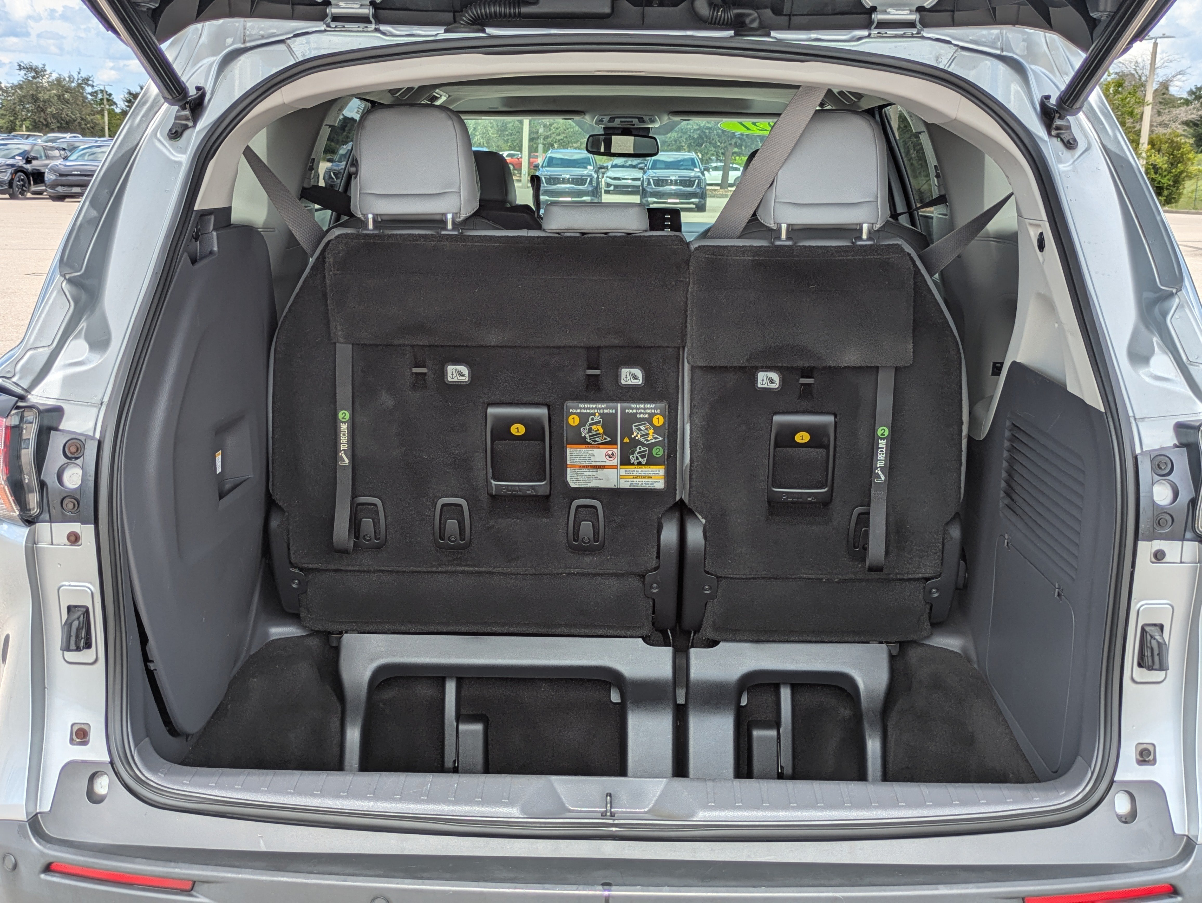 Used 2021 Toyota Sienna XLE w/ XLE Plus Package FWD image 13