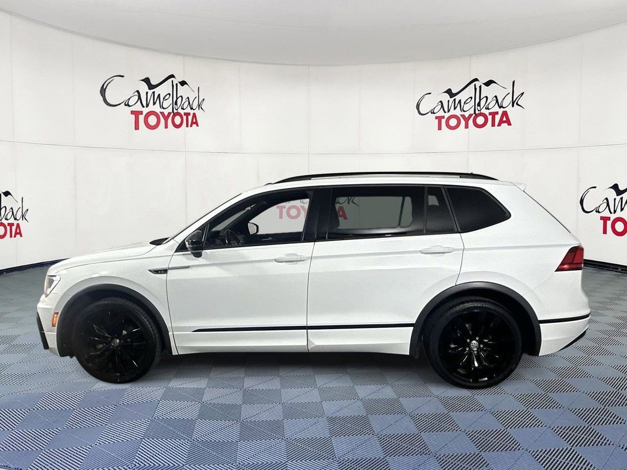 Used 2021 Volkswagen Tiguan SE R-Line image 4