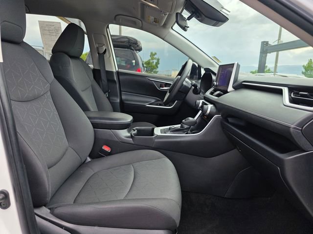 Used 2024 Toyota RAV4 XLE image 31