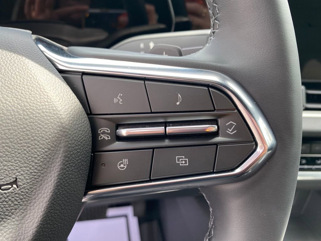 New 2026 Chevrolet Equinox LT w/ Midnight Edition AWD/4WD image 27