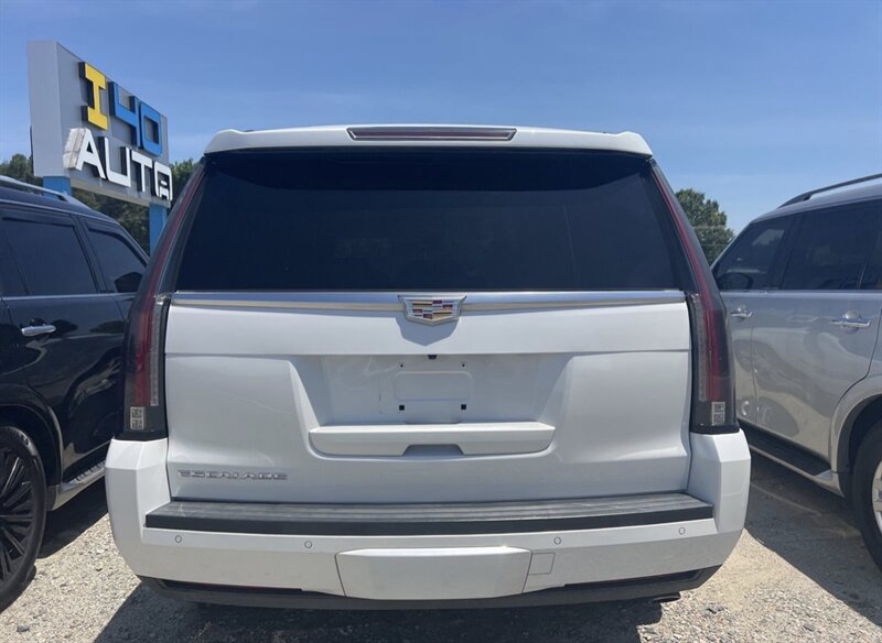 Used 2016 Cadillac Escalade Premium AWD/4WD image 10