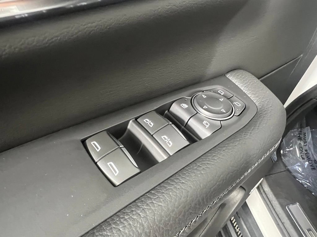 Used 2025 GMC Yukon XL Denali w/ Denali Reserve Package AWD/4WD image 21