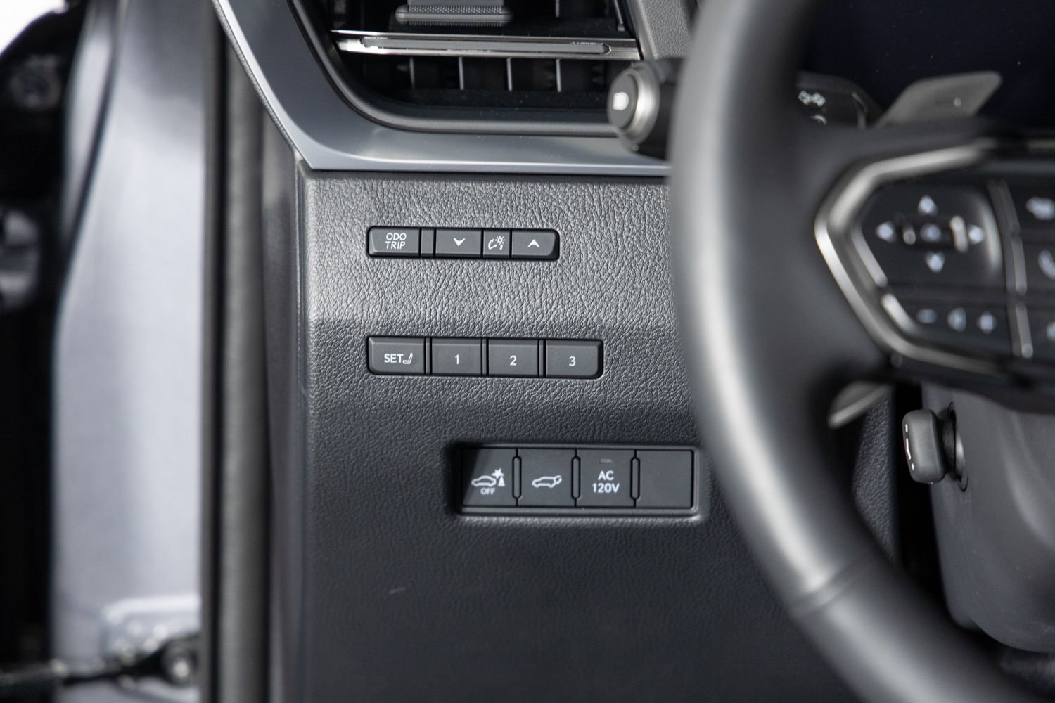 Used 2025 Lexus GX 550 image 34