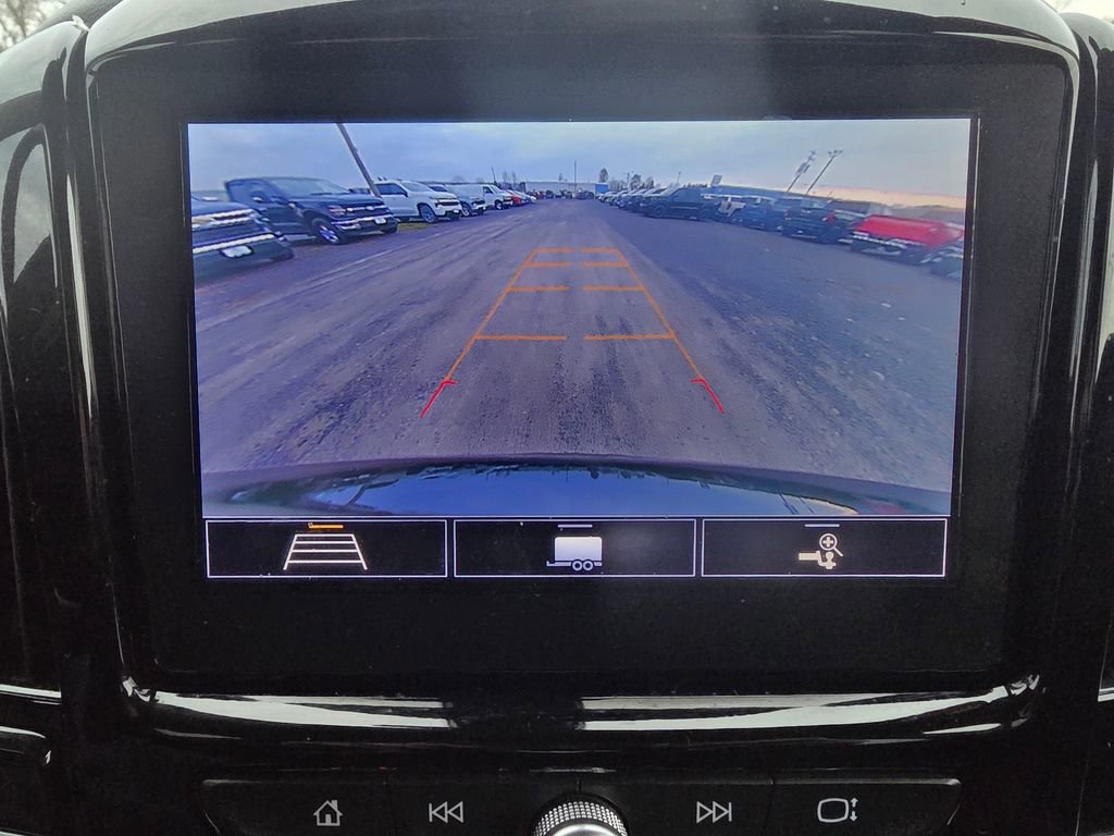 Used 2020 Chevrolet Traverse LT w/ LPO, Blackout Package image 21