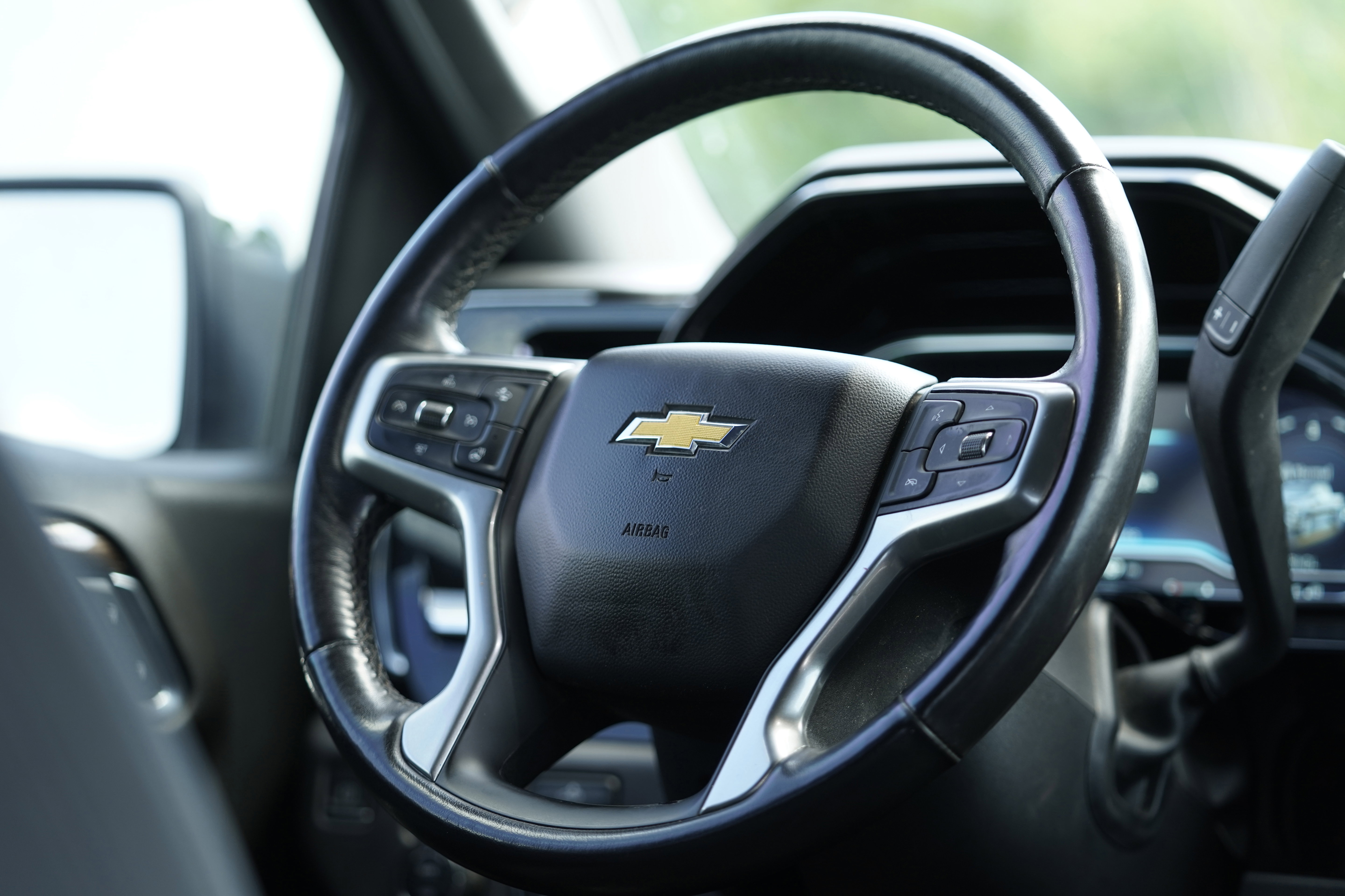 Used 2022 Chevrolet Silverado 1500 LT AWD/4WD image 12